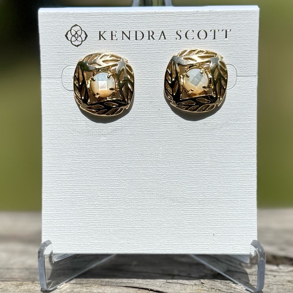Kendra Scott Stella Vintage Nola Mother of Pearl Earrings